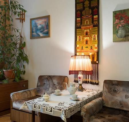 Feel The Old Socialist Style Apartment 크라쿠프 외부 사진