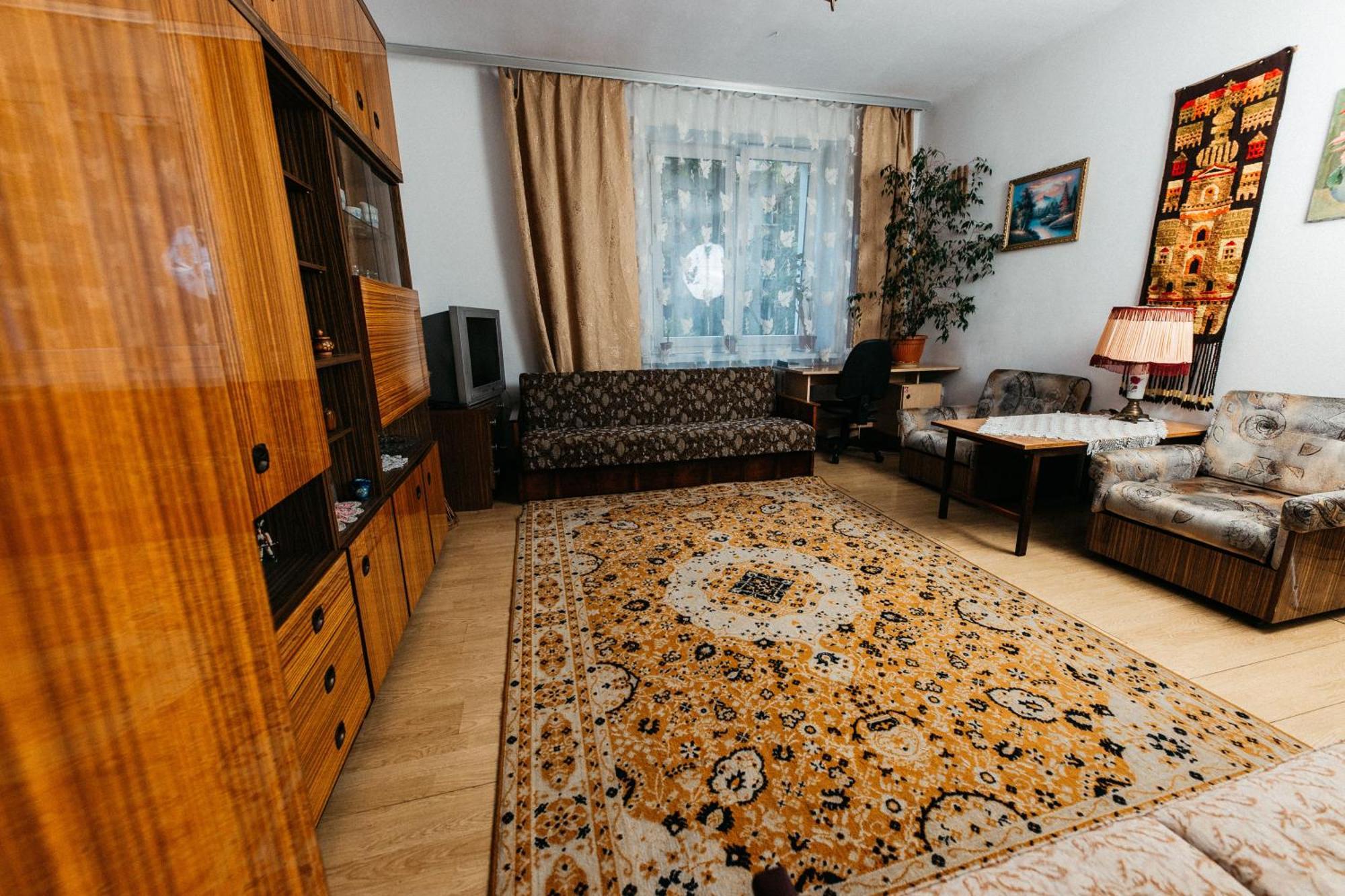 Feel The Old Socialist Style Apartment 크라쿠프 외부 사진