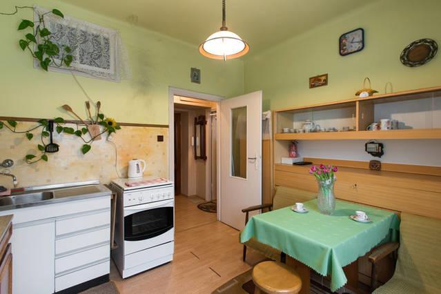 Feel The Old Socialist Style Apartment 크라쿠프 외부 사진